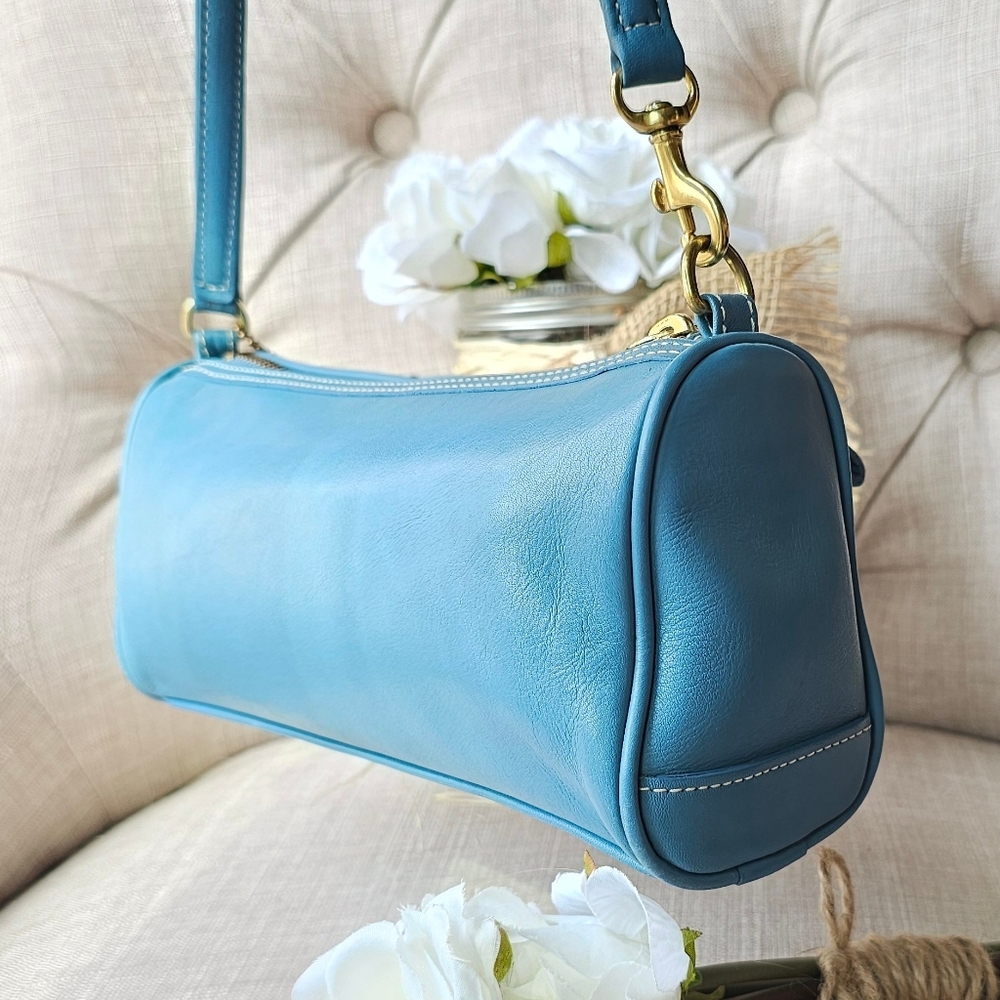 Vintage Coach Penelope Demi Shoulder Bag # 9712 ( Glacier / Pool Blue ) - Picture 4 of 16